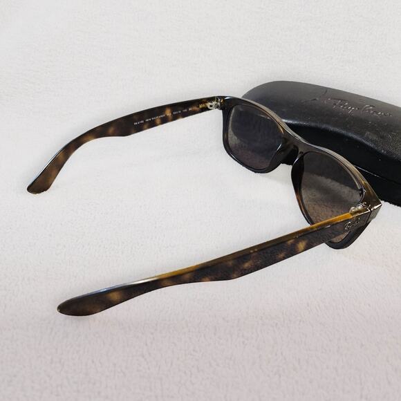 Ray-Ban New Wayfarer Tortoise Sunglasses RB2132 902/58 with Case - Picture 3 of 4